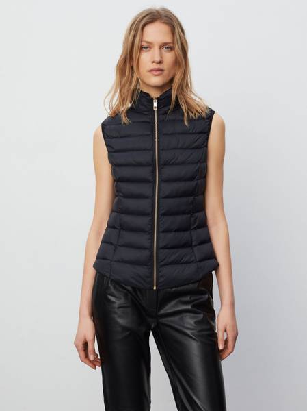 Bilde av Day Dune Vest Sort