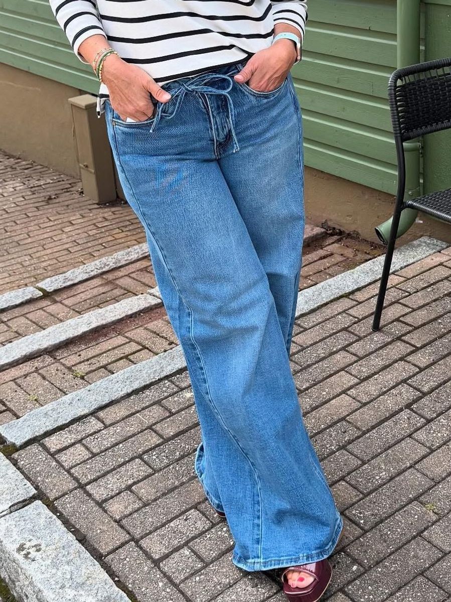 My Essential Wardrobe Karo 144 Mid X-Wide Medium Blue Wash