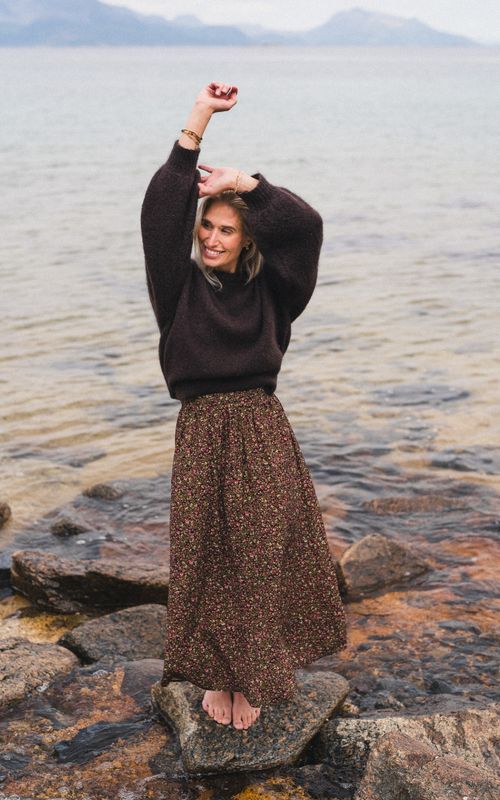 RAUS Thea Amalie Pullover Black Coffee