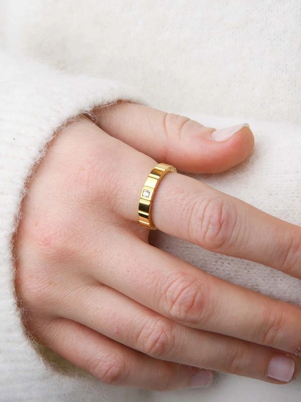 Timi Emelyn Crystal Ring Stainless Steel